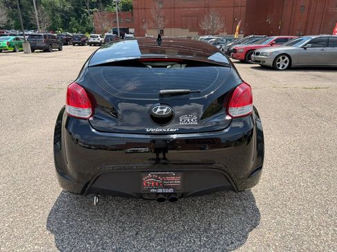 Used 2013 Hyundai Veloster FWD image 5