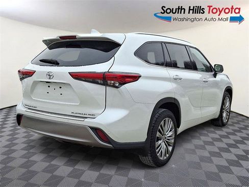 Certified 2022 Toyota Highlander Platinum image 6