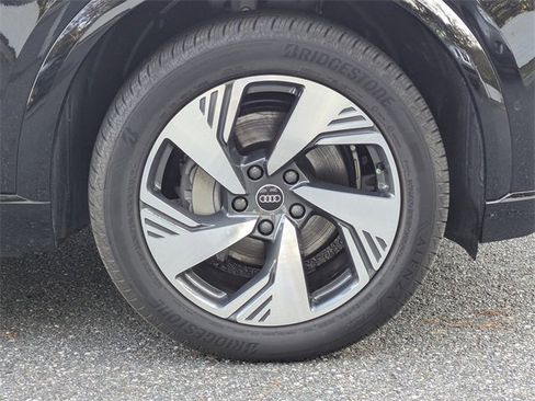 Used 2025 Audi Q6 e-tron Premium Plus w/ Premium Plus image 9