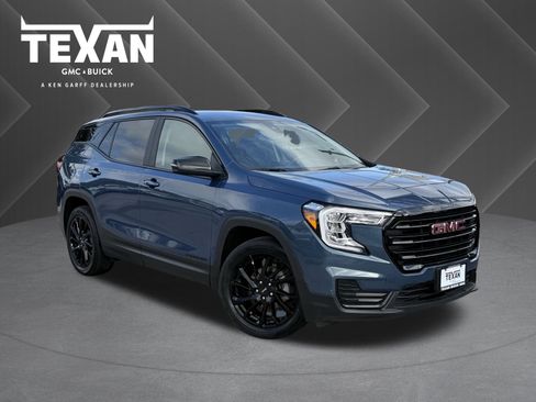 Used 2024 GMC Terrain SLE w/ Driver Convenience Package image 1