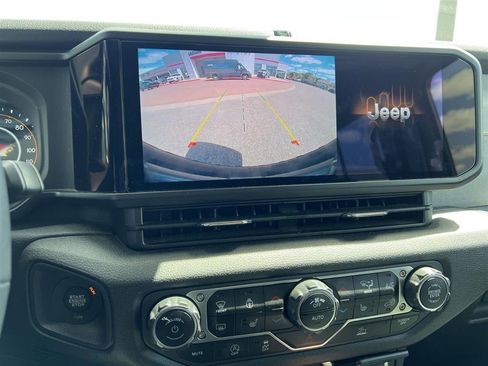 Used 2024 Jeep Wrangler Unlimited Sport AWD/4WD image 5