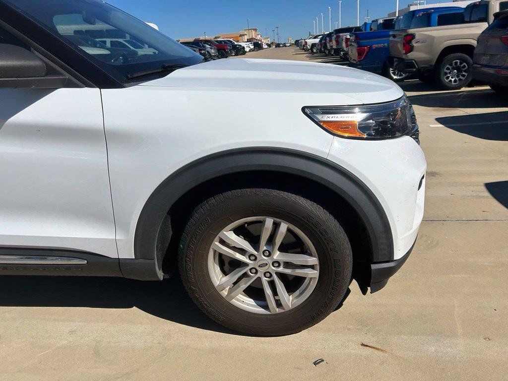 Used 2020 Ford Explorer XLT RWD image 2