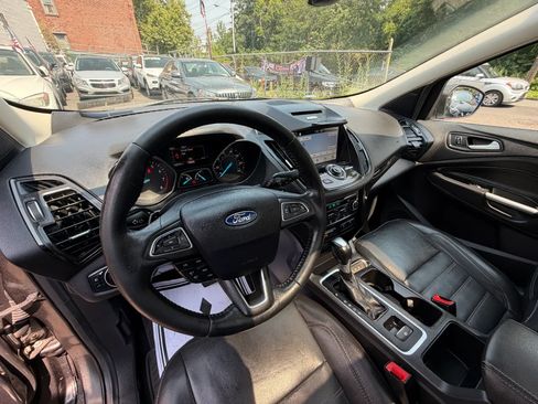 Used 2017 Ford Escape Titanium AWD/4WD image 23