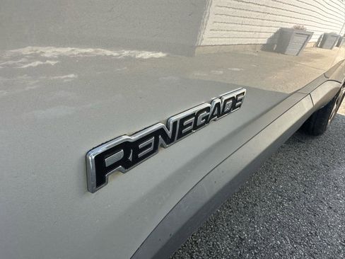 Used 2015 Jeep Renegade Latitude w/ Popular Equipment Group image 29