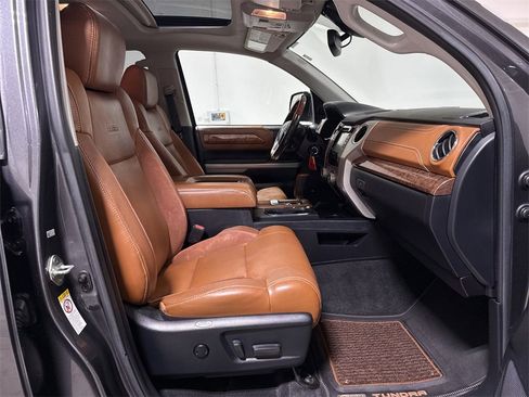 Used 2019 Toyota Tundra image 23