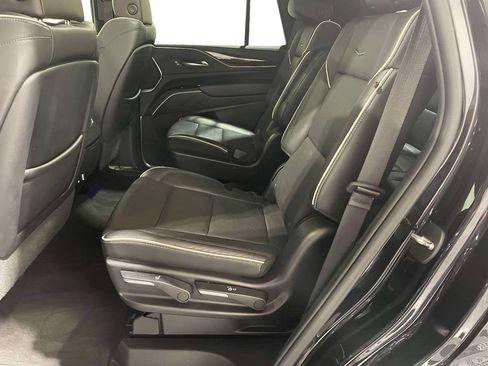 Used 2023 Cadillac Escalade Premium Luxury AWD/4WD image 10