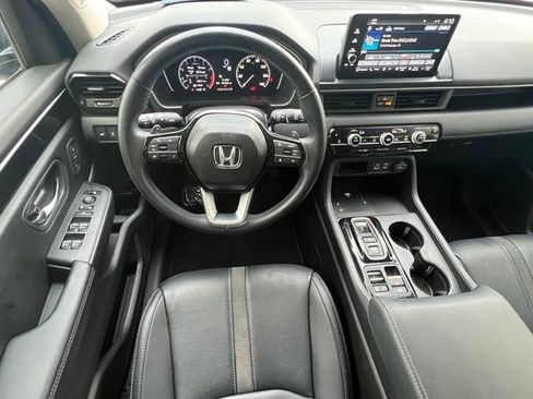 Certified 2023 Honda Pilot Touring image 8