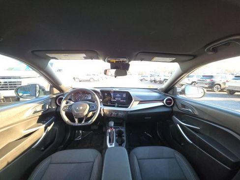 Used 2024 Chevrolet Trax RS image 10