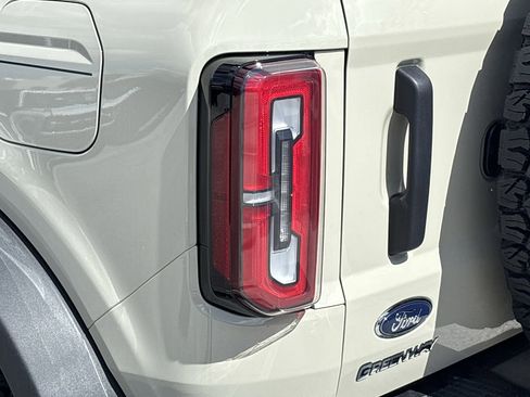 New 2025 Ford Bronco Badlands image 7