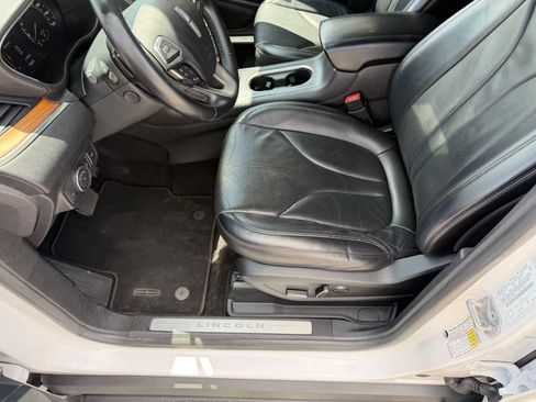 Used 2017 Lincoln MKC Reserve AWD/4WD image 27