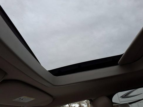 Used 2012 Chrysler Town & Country Limited w/ Luxury Group image 15