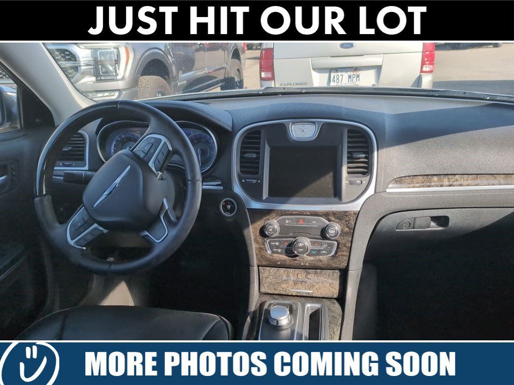 Used 2015 Chrysler 300 C RWD image 9