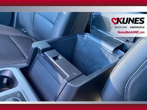 Used 2023 Ford Explorer XLT image 30