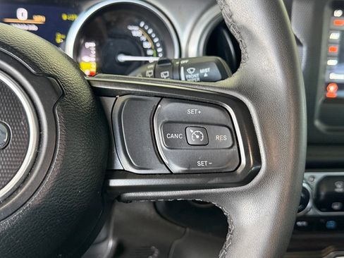 Used 2023 Jeep Wrangler Unlimited AWD/4WD image 23