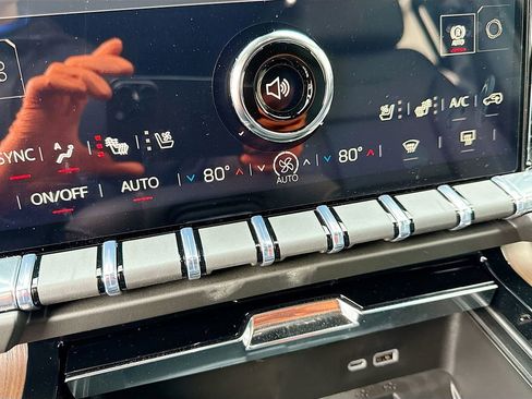 New 2026 GMC Yukon Denali w/ Sun & Power Step Package AWD/4WD image 16