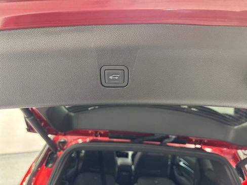 Used 2023 Buick Enclave Essence image 37