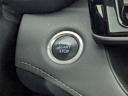 Certified 2024 Toyota Highlander XLE image 21