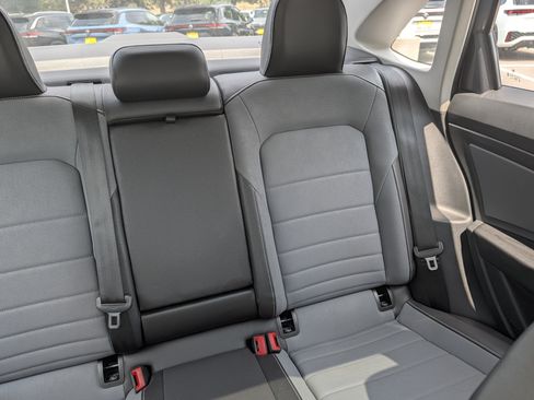Certified 2025 Volkswagen Jetta SE FWD image 14