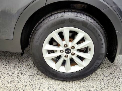 Used 2019 Kia Sorento AWD image 9
