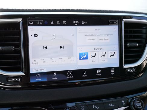 Used 2023 Chrysler Pacifica Touring-L image 21