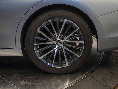 Used 2023 Lexus ES 300h w/ Premium Package image 10