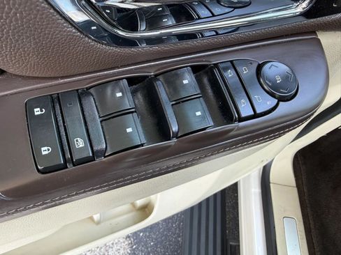 Used 2013 Cadillac Escalade Platinum AWD/4WD image 38