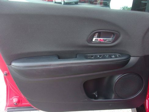 Used 2022 Honda HR-V Sport image 10