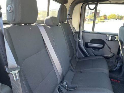 Used 2021 Jeep Gladiator Willys image 15