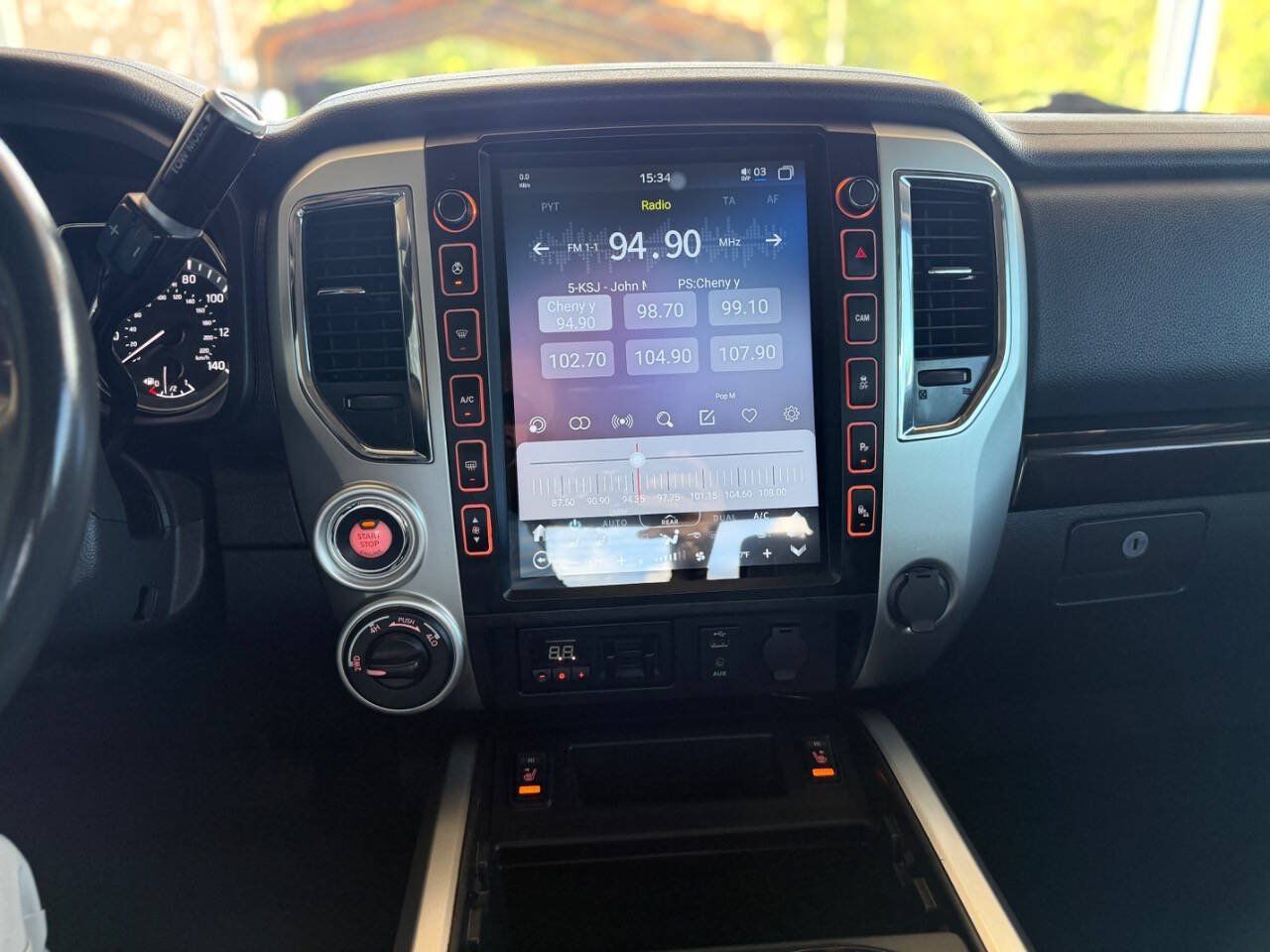 Used 2017 Nissan Titan SV AWD/4WD image 15