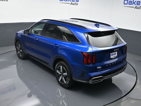 Certified 2022 Kia Sorento EX w/ Panoramic Sunroof Package image 54