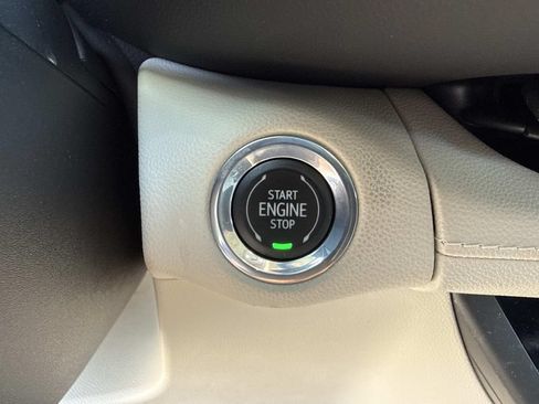 Used 2021 Buick Envision Essence FWD image 28