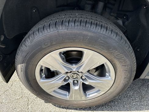 Used 2025 Toyota RAV4 XLE w/ Convenience Package image 17