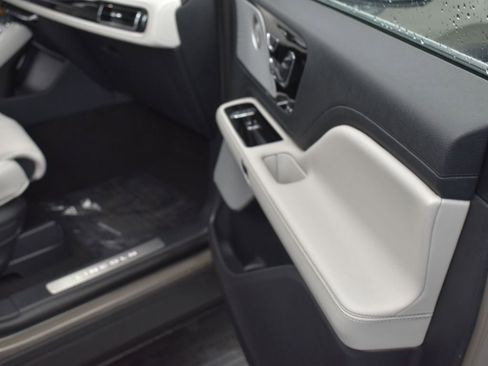 New 2025 Lincoln Aviator Reserve w/ Equipment Group 201A image 17