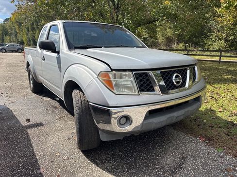 Used 2007 Nissan Frontier SE image 3