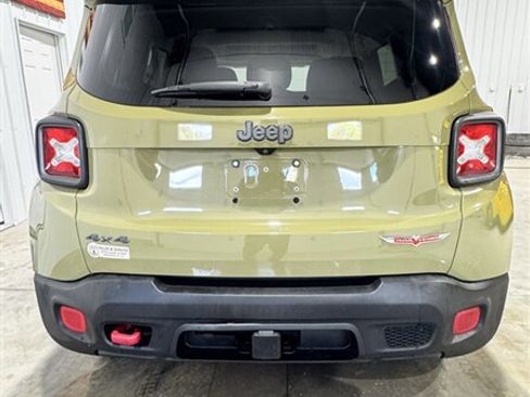 Used 2015 Jeep Renegade Trailhawk w/ Premium Leather Group AWD/4WD image 5