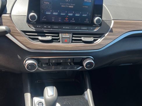 Used 2024 Nissan Altima 2.5 SV FWD image 28