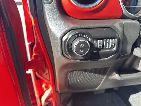 Used 2020 Jeep Gladiator Rubicon image 16