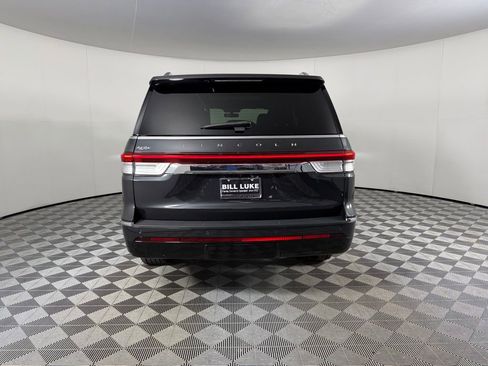 Used 2023 Lincoln Navigator Reserve image 9