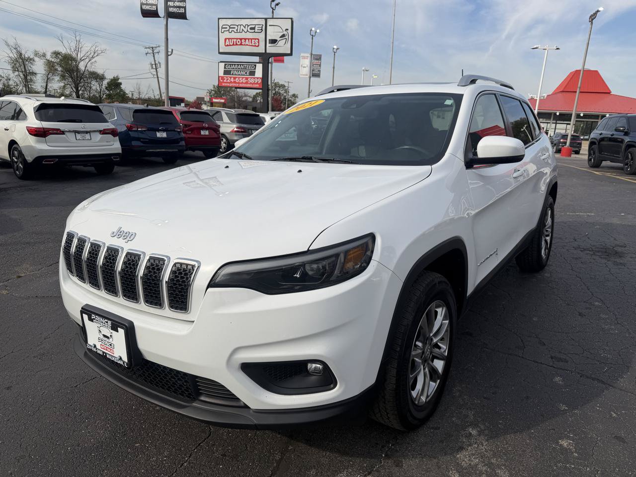 Used 2021 Jeep Cherokee Latitude Lux w/ Sun & Sound Group AWD/4WD image 3