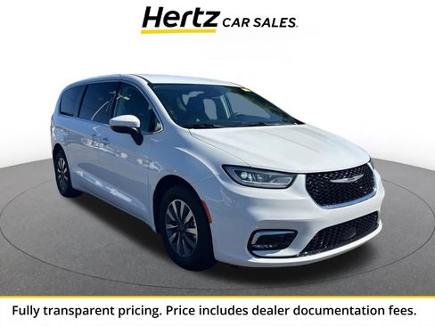 Used 2023 Chrysler Pacifica Touring-L FWD image 1