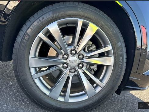 Used 2024 Cadillac XT6 Premium Luxury w/ Technology Package image 12