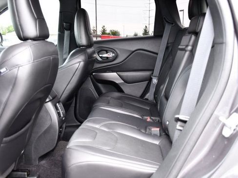 Used 2019 Jeep Cherokee Limited AWD/4WD image 21