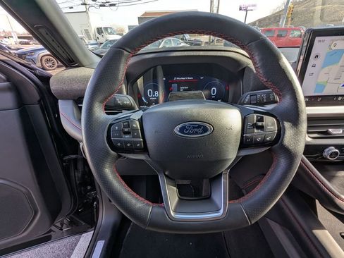 Used 2025 Ford Explorer ST-Line w/ ST-Line Street Pack image 17