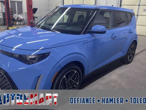 Used 2024 Kia Soul EX image 3