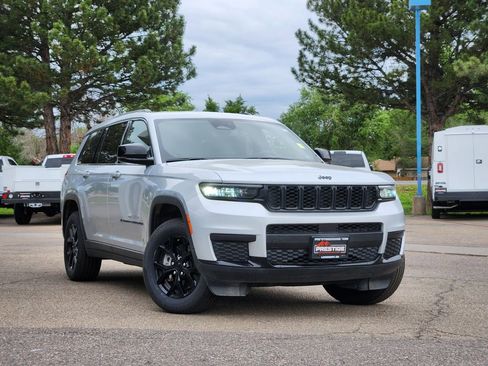 Used 2024 Jeep Grand Cherokee L Laredo AWD/4WD image 1