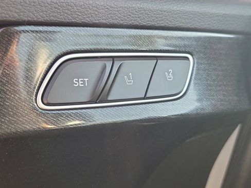 Used 2022 Hyundai Palisade Limited w/ Winter Package FWD image 18