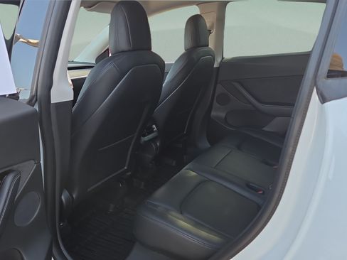 Used 2021 Tesla Model Y Long Range AWD/4WD image 12