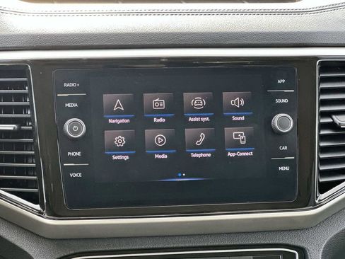 Used 2022 Volkswagen Atlas SE image 11