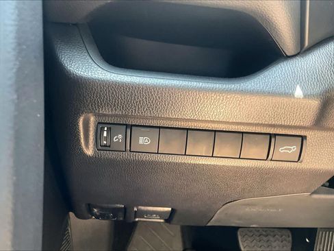 Used 2025 Toyota RAV4 XLE Premium FWD image 33