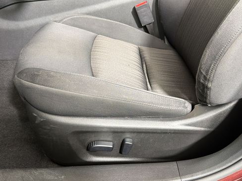Used 2024 Nissan Altima 2.5 SV FWD image 12